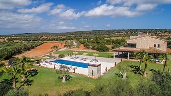 Sa Canoveta With Designer Kitchen