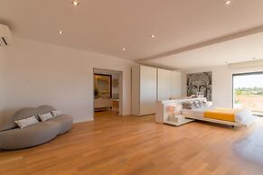 Sa Canoveta With Designer Kitchen