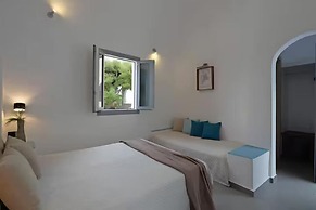 Aegean Studios Perissa