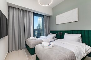Luxury Burj Khalifa View 4BR