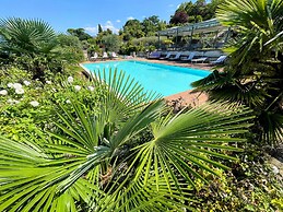 Apt 6 - Magical Grounds With Pool Jacuzzi Sleeps 4