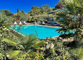 Apt 6 - Magical Grounds With Pool Jacuzzi Sleeps 4