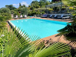 Apt 6 - Magical Grounds With Pool Jacuzzi Sleeps 4