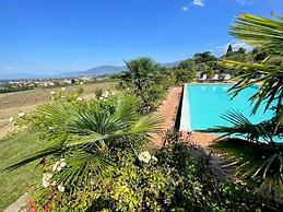 Apt 6 - Magical Grounds With Pool Jacuzzi Sleeps 4