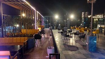Syrus Hotel
