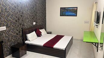 Syrus Hotel