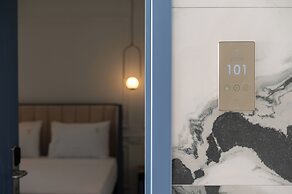 Acropol Golden Suites