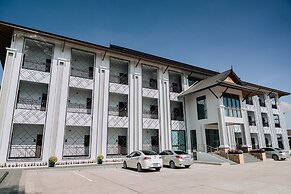 Sand & River Hotel