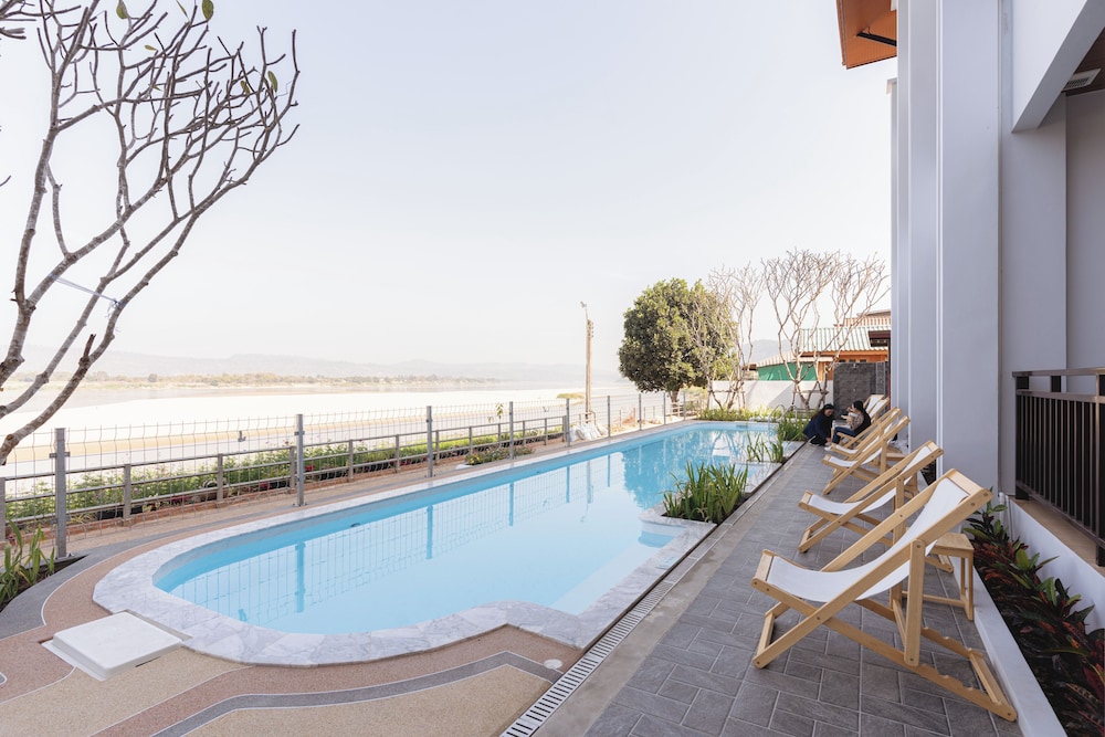 Sand & River Hotel