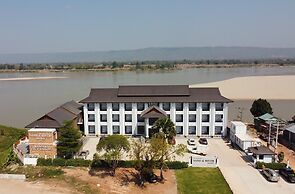 Sand & River Hotel