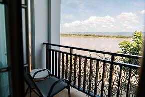 Sand & River Hotel