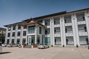 Sand & River Hotel