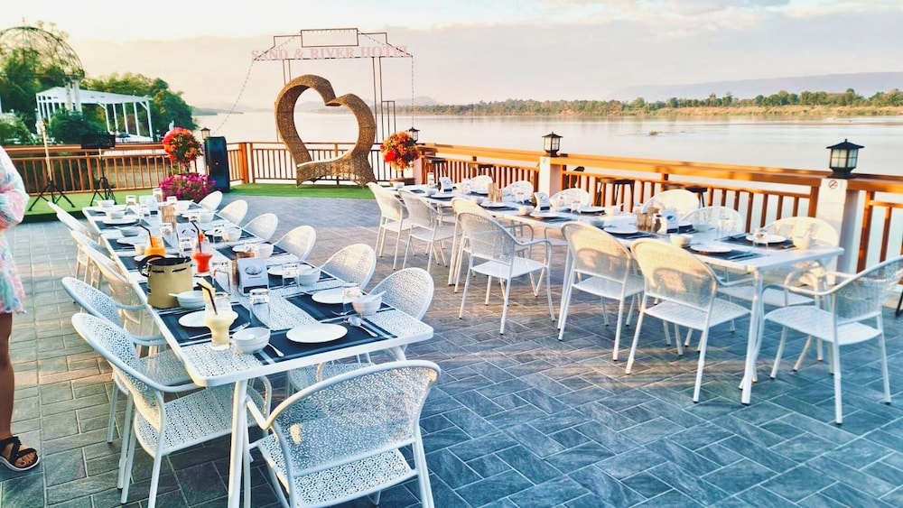 Sand & River Hotel