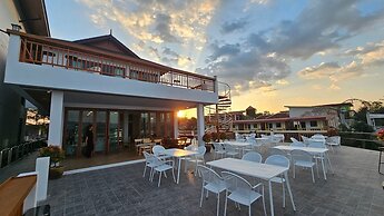 Sand & River Hotel