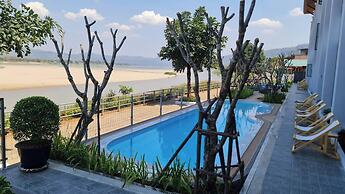 Sand & River Hotel