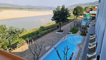 Sand & River Hotel