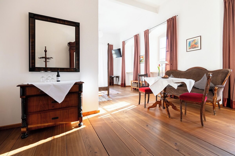 Hotel Schloss Raitenbuch