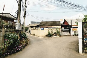 The Ten Hotel Thippanate