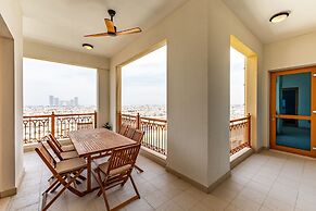 Modern 3BR Maid at the Palm w Pool and Gym