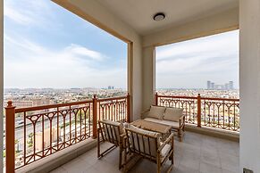 Modern 3BR Maid at the Palm w Pool and Gym