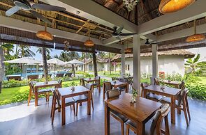 Coco Cottage Beachfront Resort
