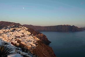 ArmonOia Suites Santorini