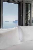 ArmonOia Suites Santorini