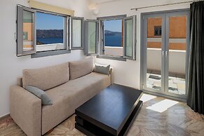 ArmonOia Suites Santorini