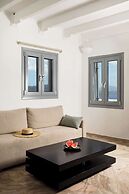 ArmonOia Suites Santorini