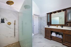 ArmonOia Suites Santorini