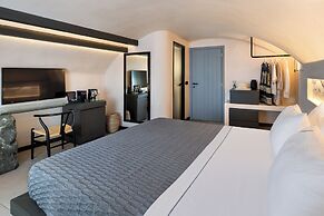 ArmonOia Suites Santorini