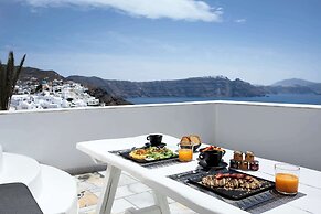 ArmonOia Suites Santorini