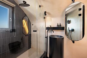 ArmonOia Suites Santorini