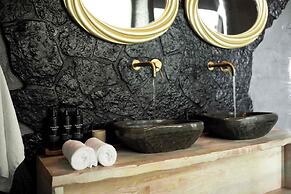 ArmonOia Luxury Caves