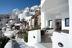 ArmonOia Luxury Caves
