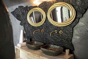 ArmonOia Luxury Caves
