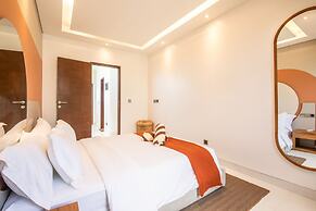 Mateo Villa Marvelous 6BR 2 Mins to Beach