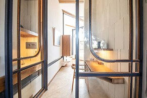 BAZ Villa 13 Studio 3 Opulent 1-br Loft With Art Deco Shared Pool