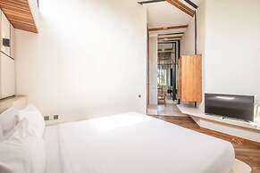 BAZ Villa 13 Studio 3 Opulent 1-br Loft With Art Deco Shared Pool