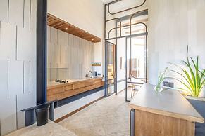 BAZ Villa 13 Studio 3 Opulent 1-br Loft With Art Deco Shared Pool