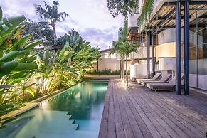 BAZ Villa 13 Studio 3 Opulent 1-br Loft With Art Deco Shared Pool