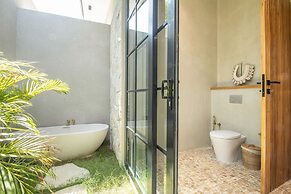 Villa Serai 5br to the Beach