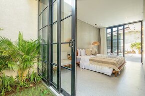 Villa Serai 5br to the Beach