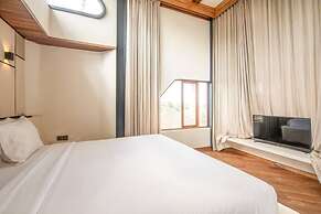 BAZ Villa 14 Studio 4 L 1BR Loft Art Deco Shared Pool 700m to Echo Bea