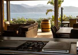 Villa Riposu Jacuzzi Pool Beach Access on Foot