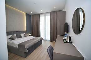 B&M BOUTIQUE HOTEL