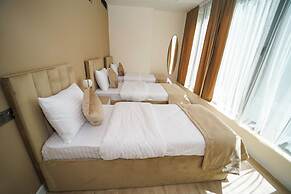 B&M BOUTIQUE HOTEL