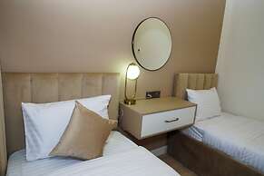 B&M BOUTIQUE HOTEL
