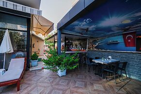 cleopatra king apart hotel