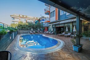 cleopatra king apart hotel